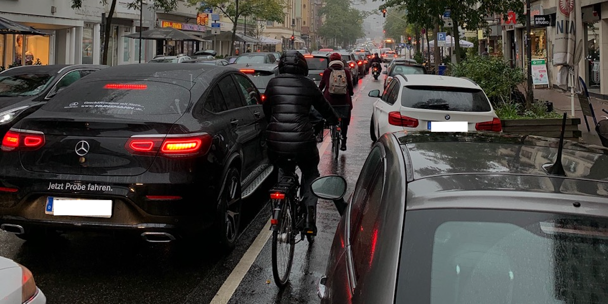 Schweizer Straße anlässlich der probeweise Mainkai-Sperrung 2019